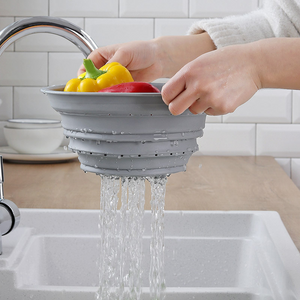 Multi-Functional Over Sink Chopping Board With Collapsible Colander