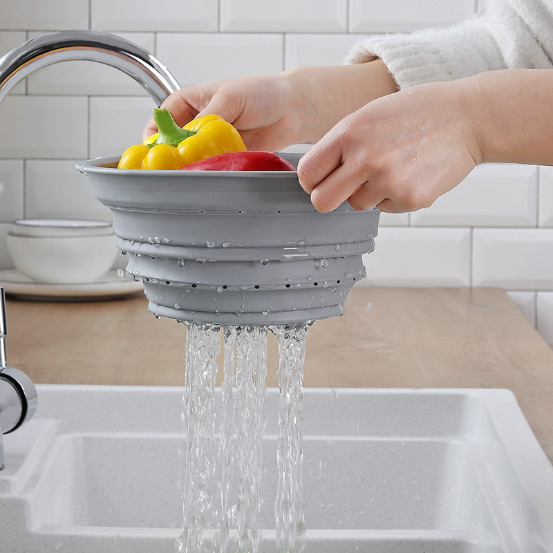 Multi-Functional Over Sink Chopping Board With Collapsible Colander
