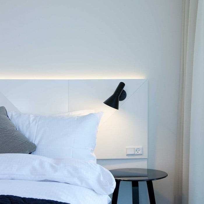 Classic Directional Asymmetrical Metal Wall Light HL53