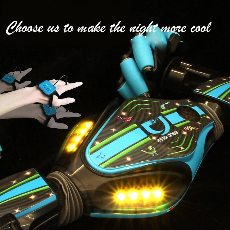 Hand-Controlled Stunt Car With Remote Deformation And Gesture Control