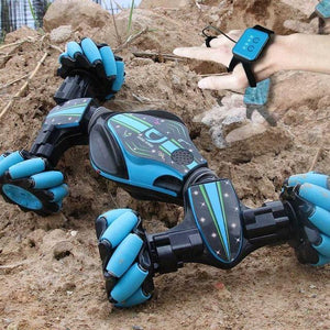 Hand-Controlled Stunt Car With Remote Deformation And Gesture Control